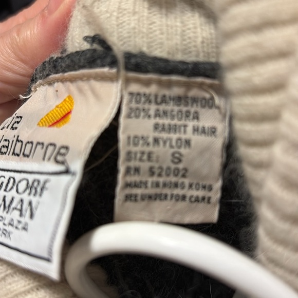 Stylish Gray and Cream Knit Dress - Picture 8 of 9